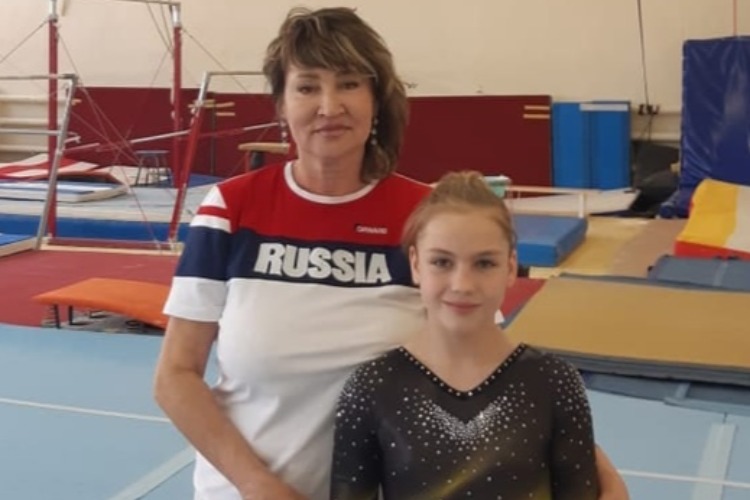 Наша Даша зашла на верхнюю ступень пьедестала в гимнастическом многоборье