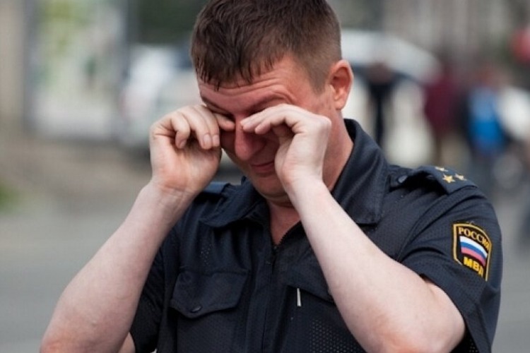 Пьяный балаковец избил 2 сотрудников полиции. Приговор