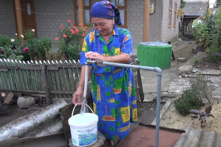 Сельчанку вынуждают платить за фантомную воду