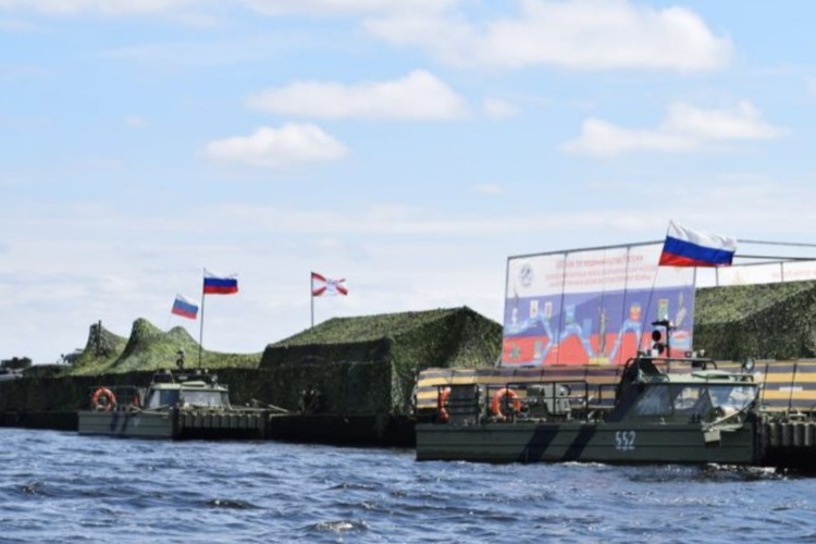 Через час в Балаково причалит Плавучий музей инженерных войск