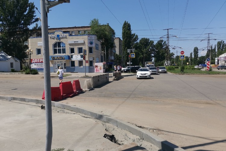 В Балаково закрыто движение по центральной улице города