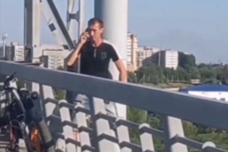Сразу два жителя Балаково пытались совершить суицид