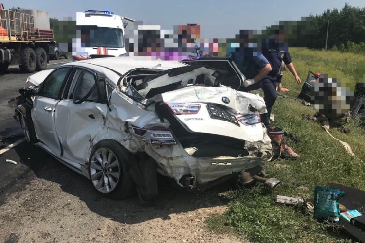 В жестоком ДТП пострадало 11 человек, в том числе 6 детей