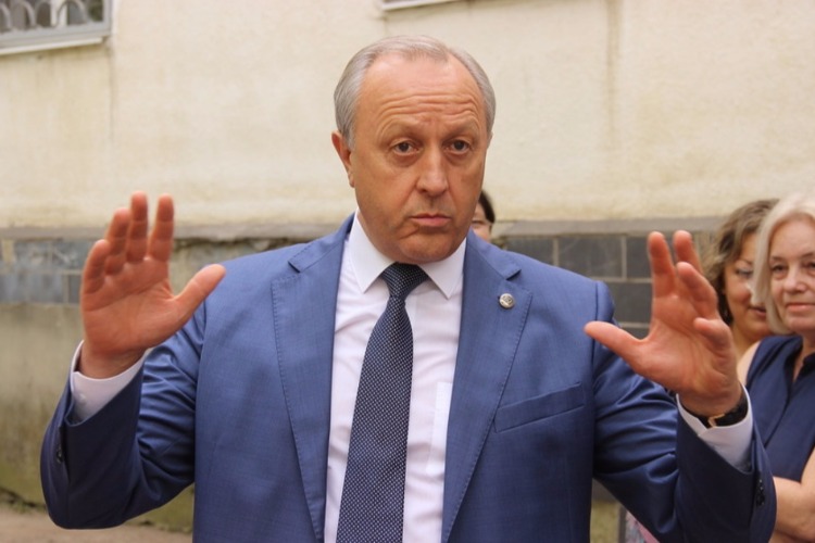Валерий Радаев анонсировал повышение зарплат бюджетников