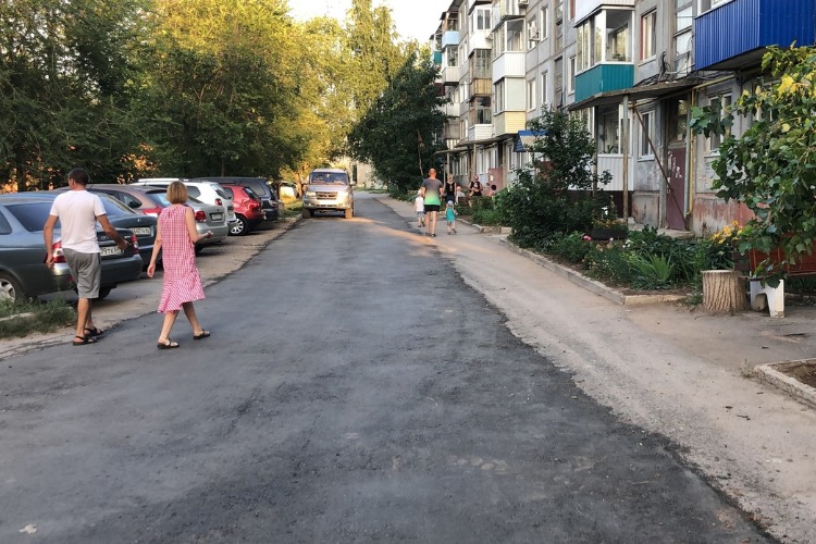 Дареному коню в зубы не смотрят. Как в Балаково закатывают в землю депутатские деньги