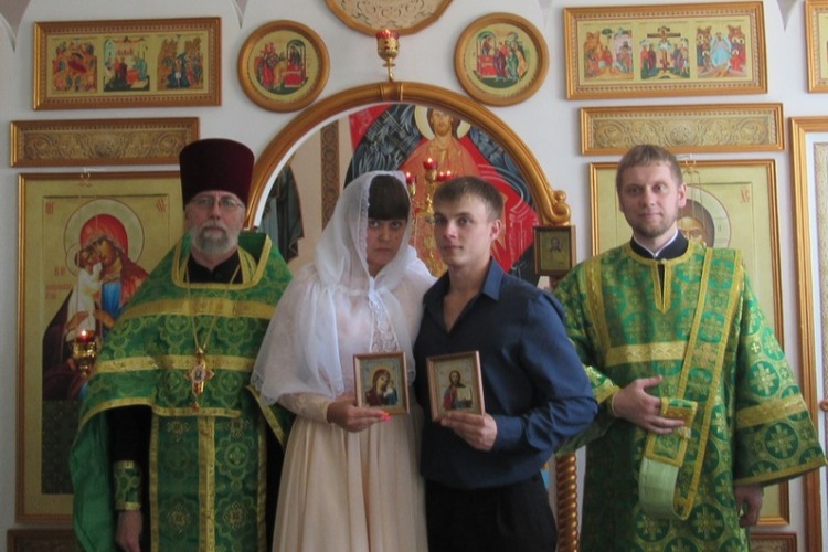 Пара заключенных прошла обряд венчания после 2 лет законного брака