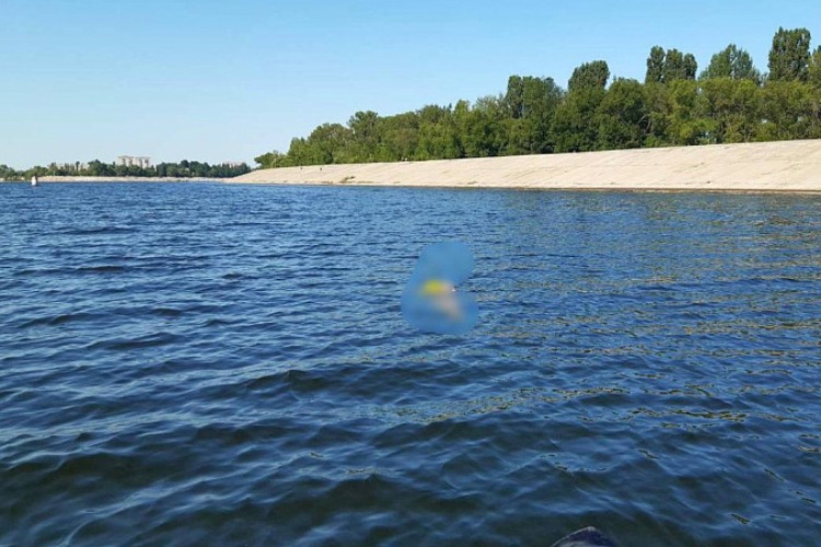 Тело упавшей с моста Победы всплыло в Судоходном канале