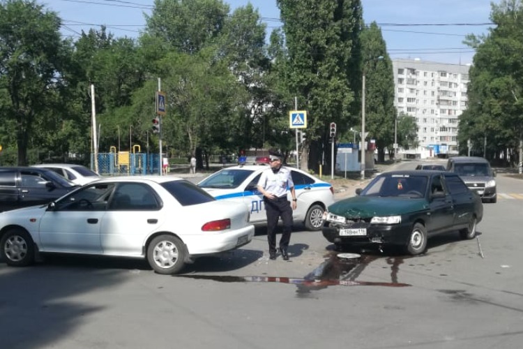 После ДТП в Балаково госпитализирована 20-летняя автоледи