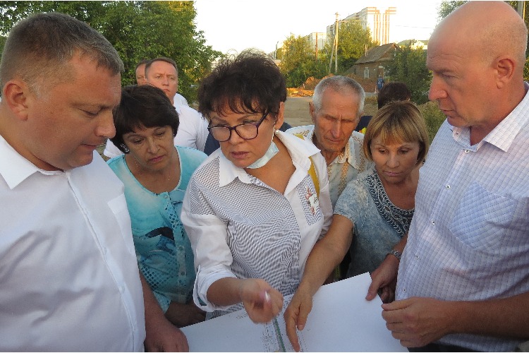 Дорога преткновения. На Братьев Захаровых не все рады новой автотрассе