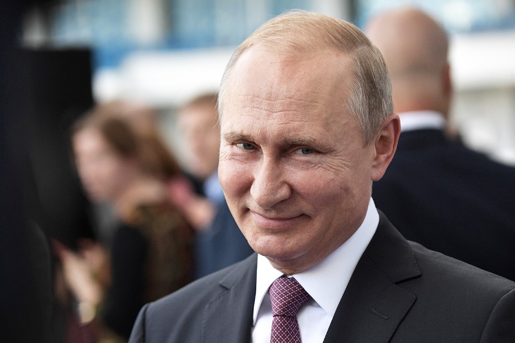 В Балаково пенсионеры начали получать обещанную президентом выплату