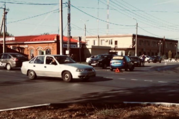 В замесе из трех авто в жилгородке пострадал один балаковец