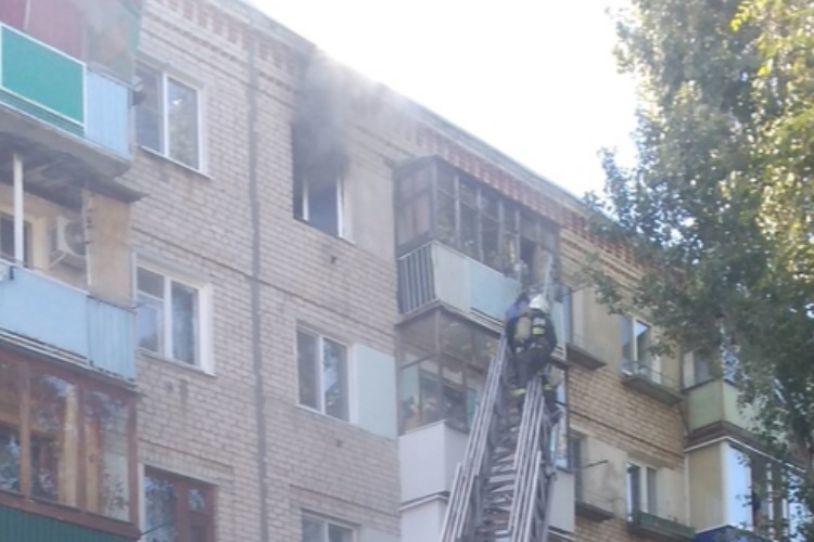 Два человека погибли на пожаре в Балаково