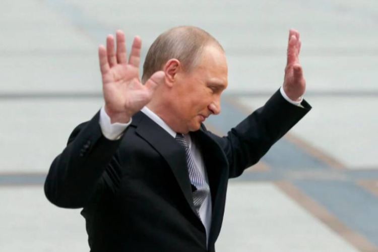 Владимир Путин объявил об уходе на самоизоляцию