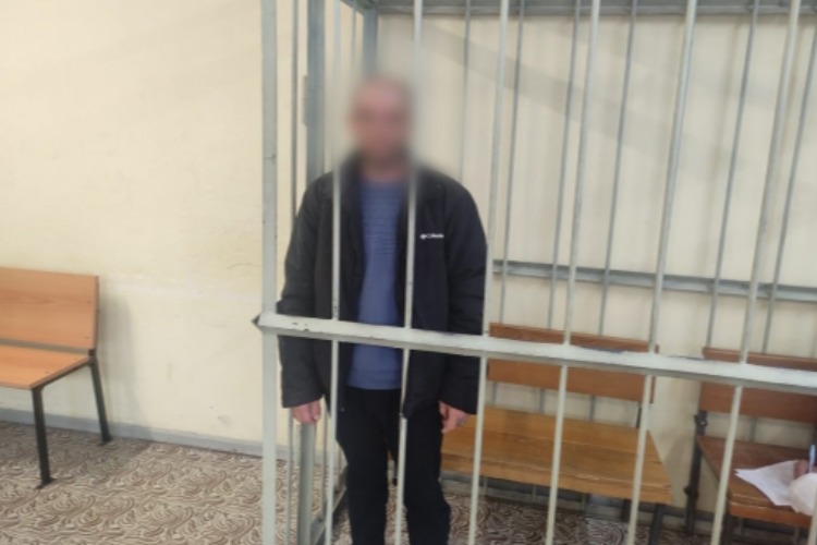 Убивший двух человек в пожаре бросил под дверь бензиновую зажигалку с зажженным фактором
