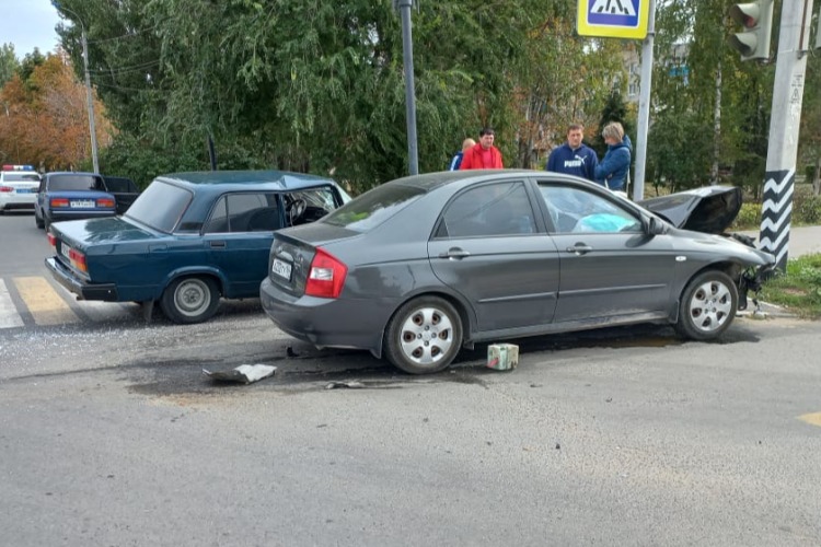 В Балаково третьеклассник попал в реанимацию после ДТП у Салюта
