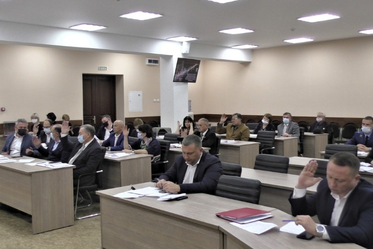 С легкой руки депутатов муниципалам поднимут зарплаты