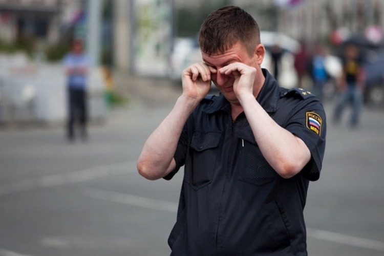 Избивший полицейского житель Балаково отправился в колонию