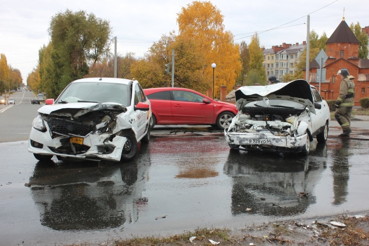 Виновником ДТП на Набережной Леонова была автоледи на десятке. Пострадали трое