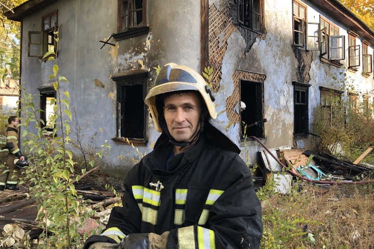В Балаково вновь горел расселенный клопятник на Академика Жука