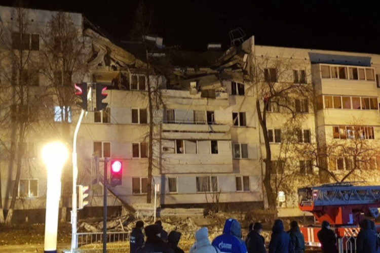 Что случилось этой ночью. После взрыва газа в пятиэтажке в Набережных Челнах умерла девушка