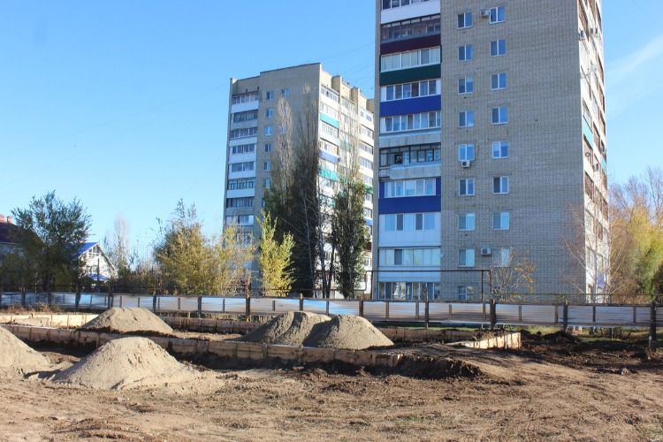 На месте захламленного пустыря в Балаково появится новый коммерческий объект