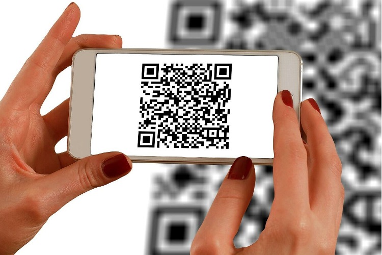 Отпустит ли антиваксеров QR-психоз?
