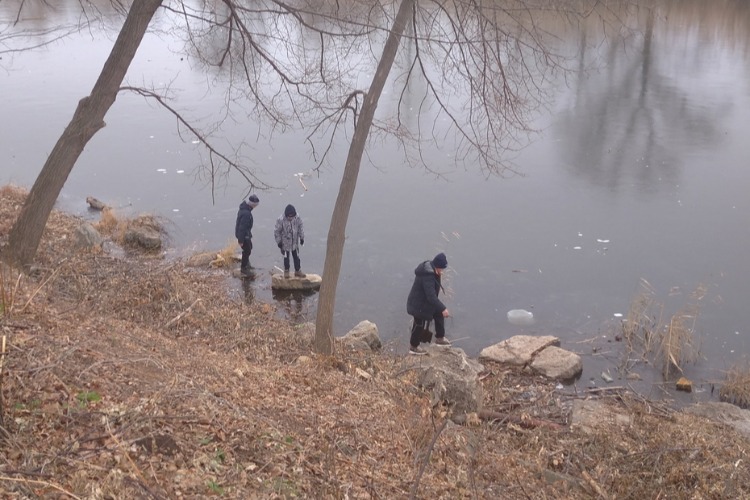 Прочь со льда! Волонтеры провели рейд безопасности на водоемах Балаково