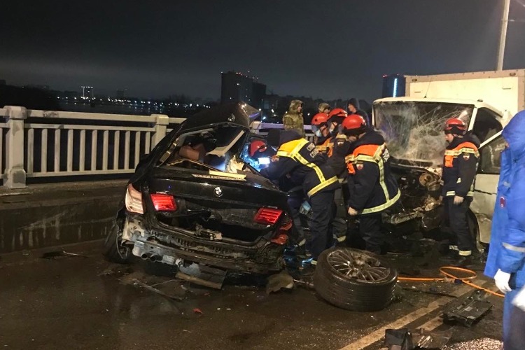 Три человека погибли в жутком ДТП на мосту через Волгу