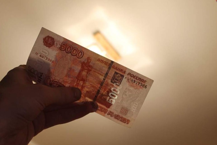 В Балаково всплыла напечатанная на принтере пятитысячная купюра