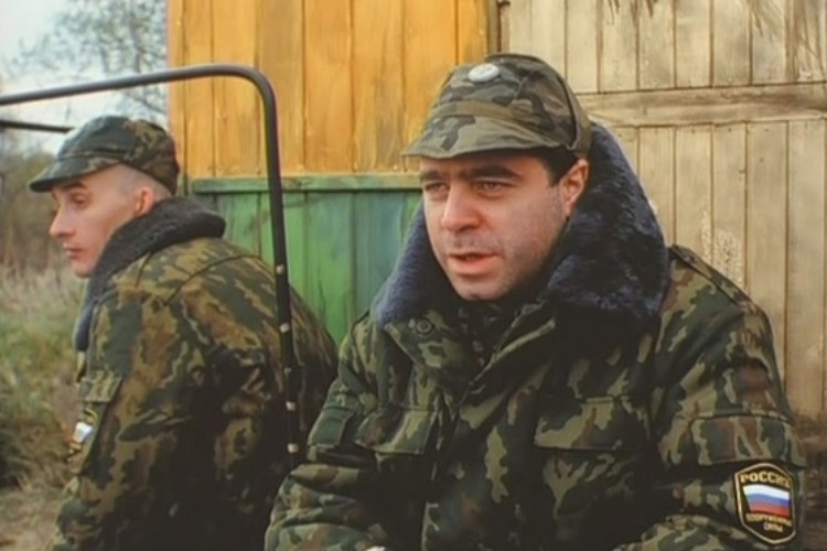 Житель Балаково обещал за деньги пристроить знакомого в армию