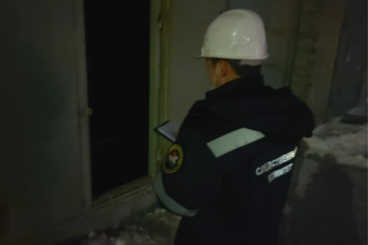 Рабочий сорвался с высоты на промплощадке в Балаково, его жизни ничего не угрожает