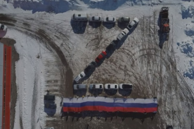 Жители Балаково провели акцию в поддержку Вооруженных сил России