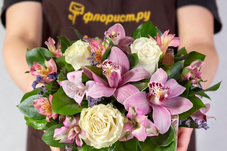 Какие цветы подарить руководителю-мужчине