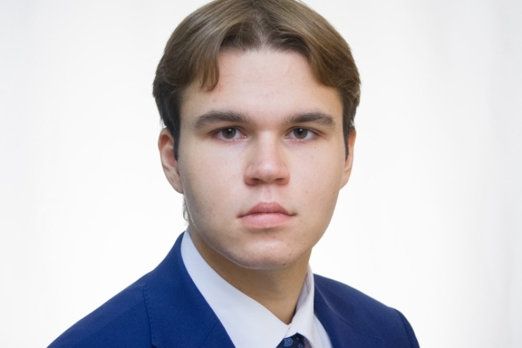 Выпускник из Балаково стал единственным в регионе стобалльником за ЕГЭ по физике