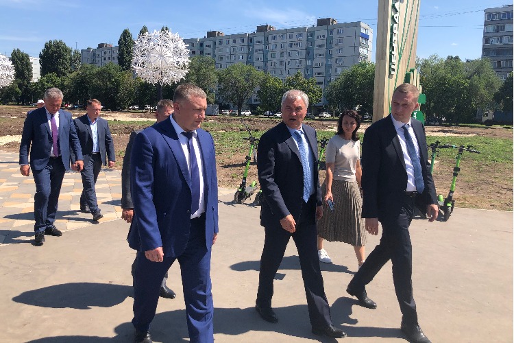 Кто-то здесь явно руки нагрел. Почему визит Володина в Балаково грозит стать историческим