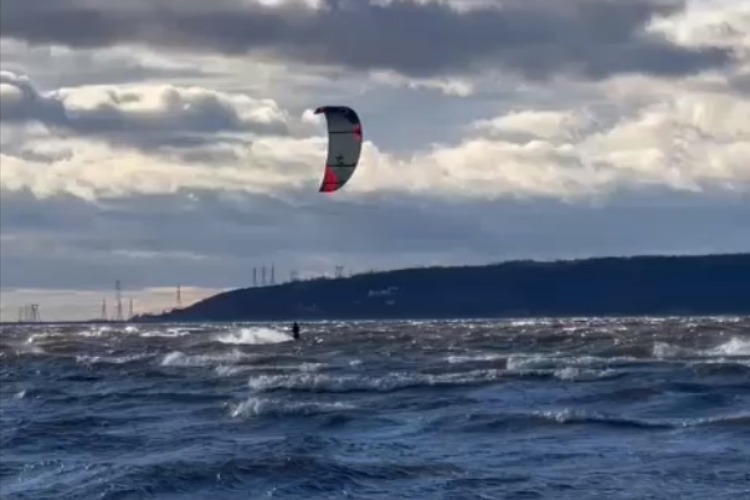 Шторм на волге видео