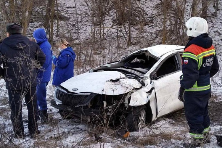 Погибли от ДТП или мороза? В кювете автодороги Балаково - Саратов обнаружены тела троих мужчин