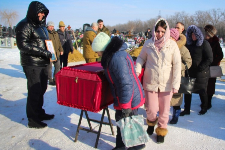 В Красноармейске простились с 46-летним вагнеровцем Вадимом Григорьевым