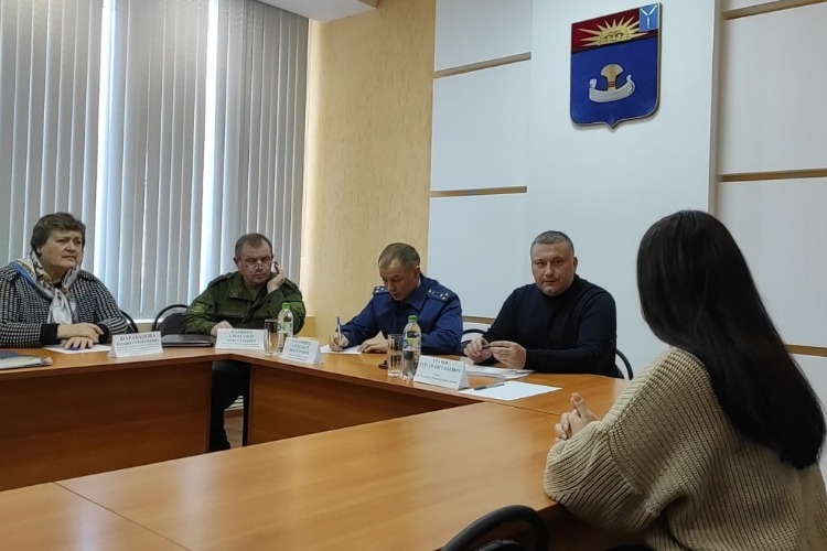 Сергей Грачев с прокурором и военкомом принял 14 человек из семей мобилизованных 