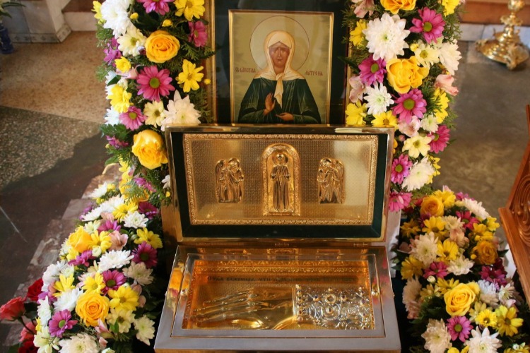 Сегодня в Балаково привезли мощи святой блаженной Матроны Московской. Расписание пребывания мощей в других районах