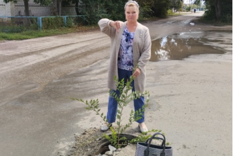 Опасный колодец по дороге в детский сад получил дизлайк от активистки Позняковой