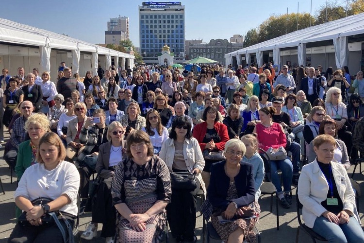 Авторы из Балакова погрелись в лучах внимания читателей/почитателей
