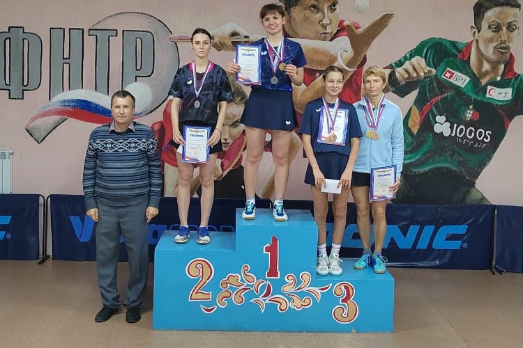 Балаковцы завоевали медали чемпионата области по настольному теннису