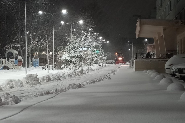 Справляется ли Балаково с первым реально зимним снегопадом