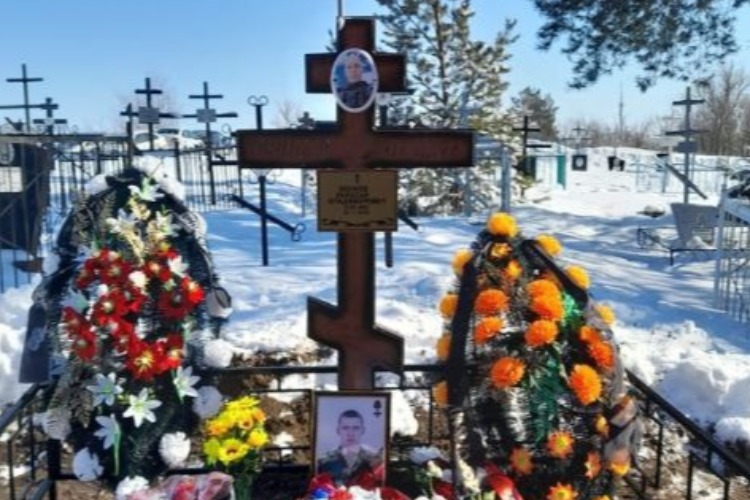 Проводящий выполняет упражнения. Проводящий выполняет упражнения