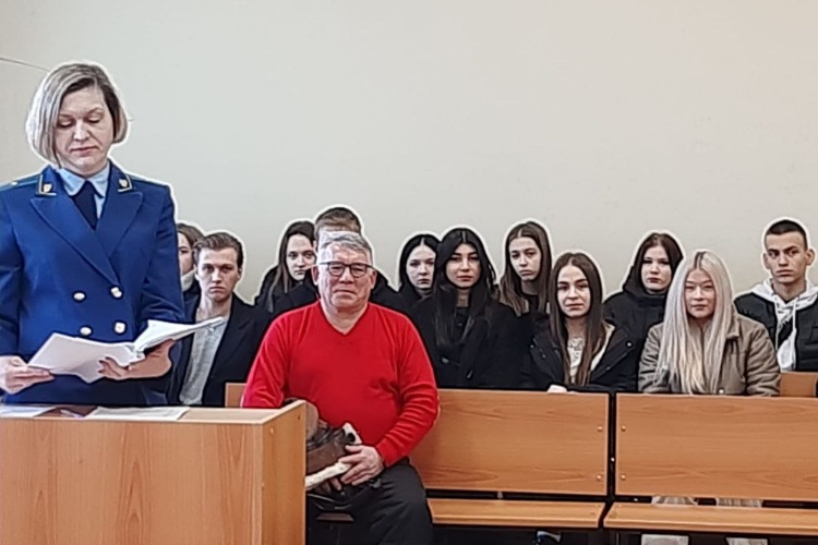 Студенты-юристы увидели ход судебного процесса над жительницей Балакова