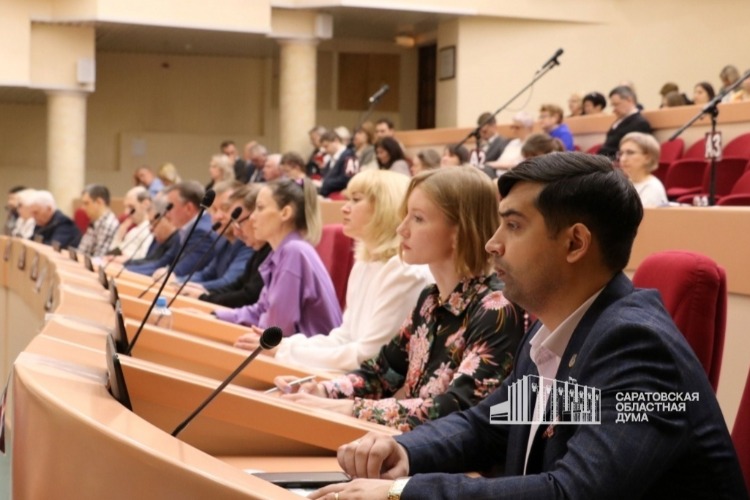 Евгений Запяткин выступил в областной Думе на слушаниях об общественном контроле