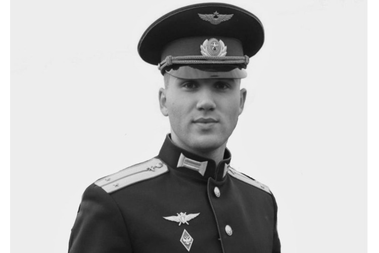 Земляки простились с погибшим на Ставрополье летчиком Андреем Грушаниным