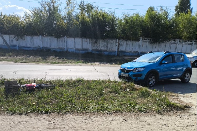 Велосипед протаранил Renault Sandero