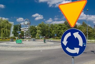 Нас ждет движение по кругу. Есть идея на перекретске у мэрии обустроить кольцо